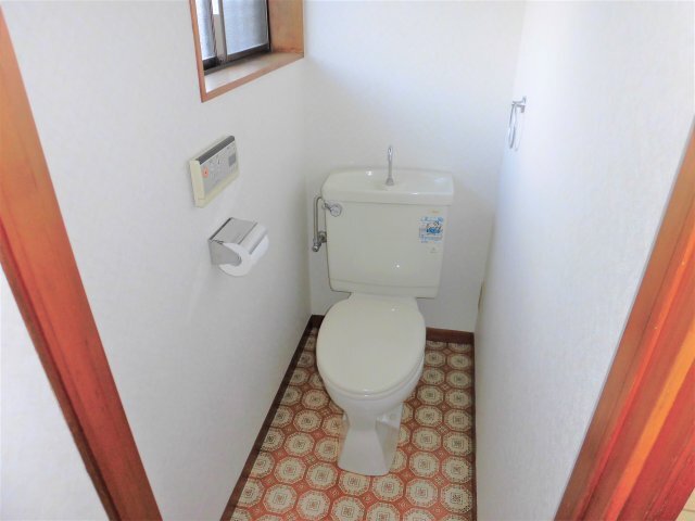 拡大写真：墨俣町K様戸建貸家 1階1のトイレ