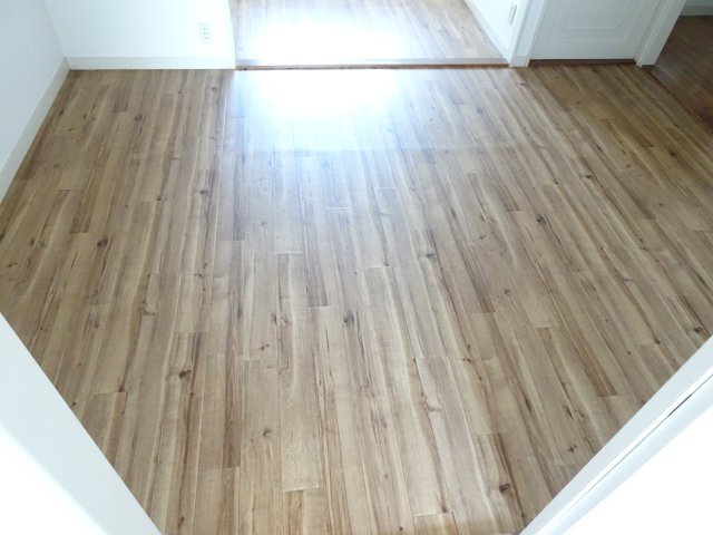拡大写真:リバティはやの A 1階106の居間