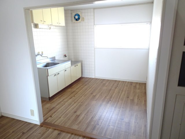 拡大写真:リバティはやの A 1階106のキッチン