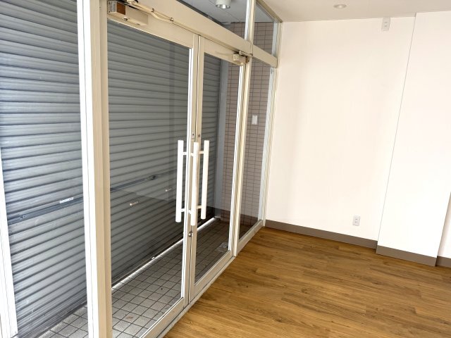 拡大写真:大垣市南頬町店舗事務所 1階1の玄関