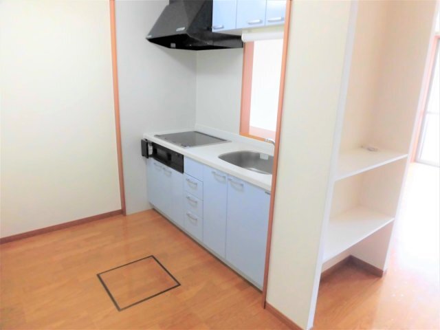 拡大写真:ヴァイスハイム 2階206のキッチン