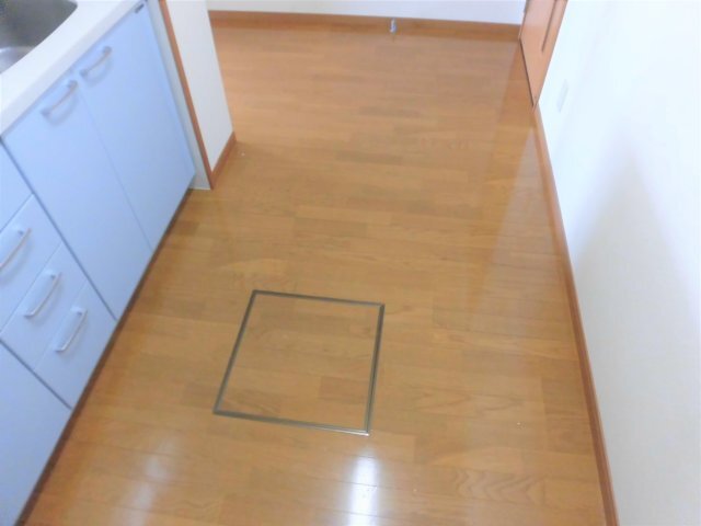 拡大写真:ヴァイスハイム 2階206のキッチン