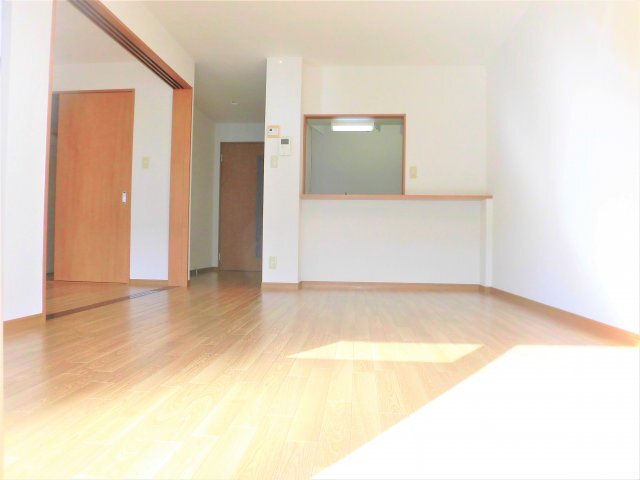 拡大写真:ヴァイスハイム 2階206の居間