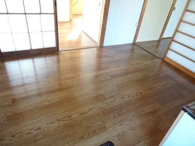 拡大写真：笠縫町貸家 1階中の居間