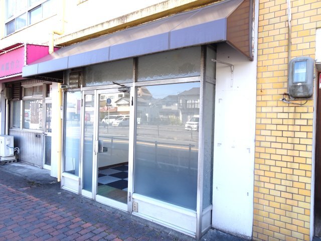 拡大写真:大運寺ビル貸店舗 1階1-8の玄関