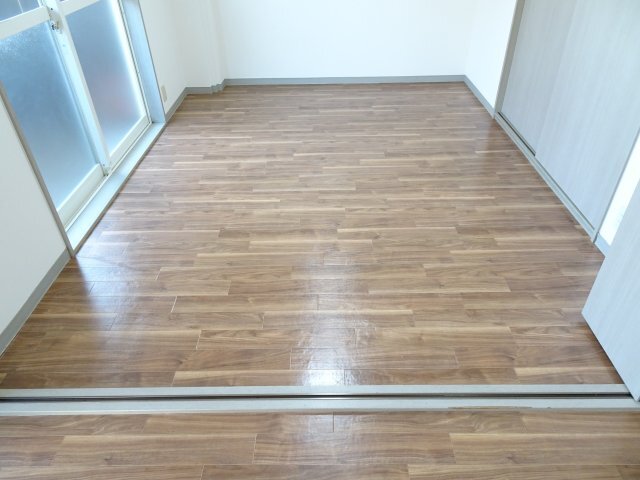 拡大写真:メイプルハウス 2階205の洋室