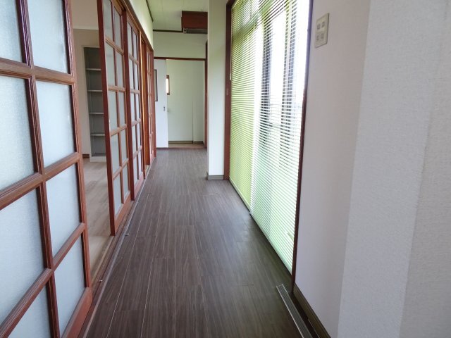 拡大写真:ガレージハウス神戸町 1階1の内装