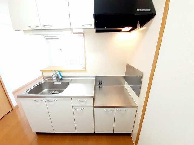 拡大写真:リバーサイド三城 2階203のキッチン