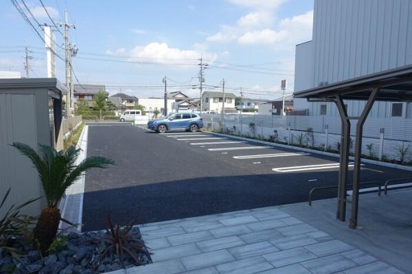 拡大写真:LuzLazoEsy 2階203の駐車場