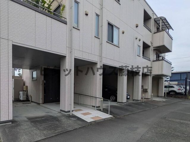 拡大写真:藤枝市瀬戸新屋 2階201の外観