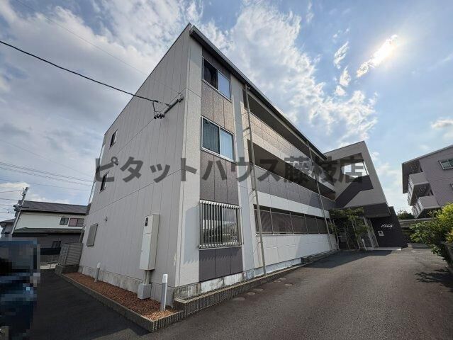 拡大写真：藤枝市高柳１丁目 2階202の外観