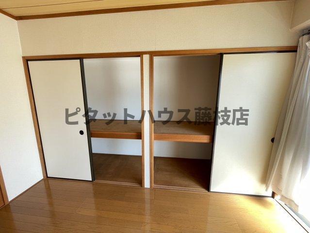 拡大写真:焼津市東小川7丁目 2階203の収納