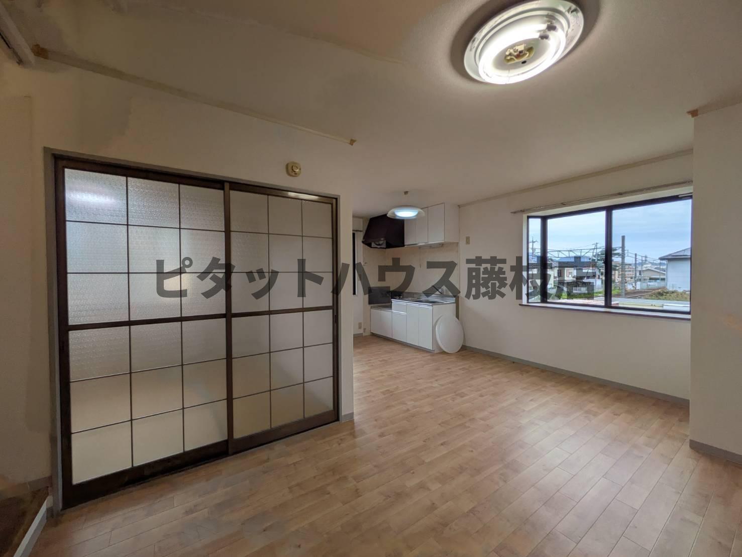 拡大写真:セジュールタヌマA 2階201の居間