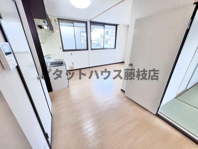 拡大写真:焼津市駅北3丁目 2階202の居間