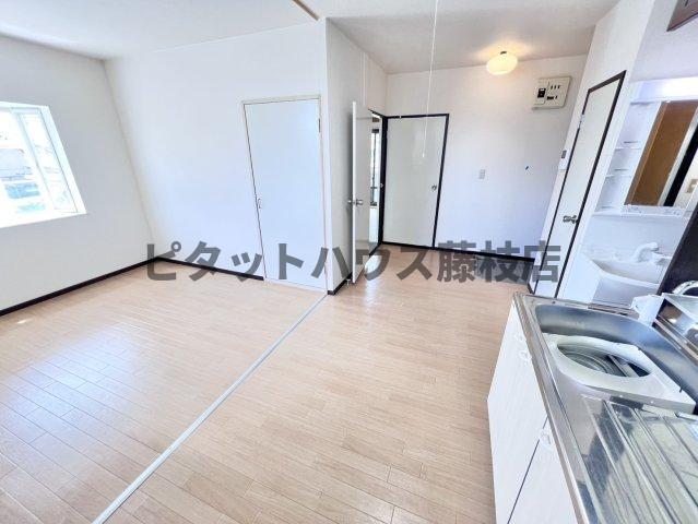 拡大写真:焼津市駅北3丁目 2階202の居間