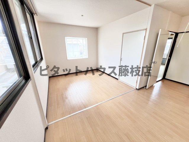 拡大写真:焼津市駅北3丁目 2階202の居間