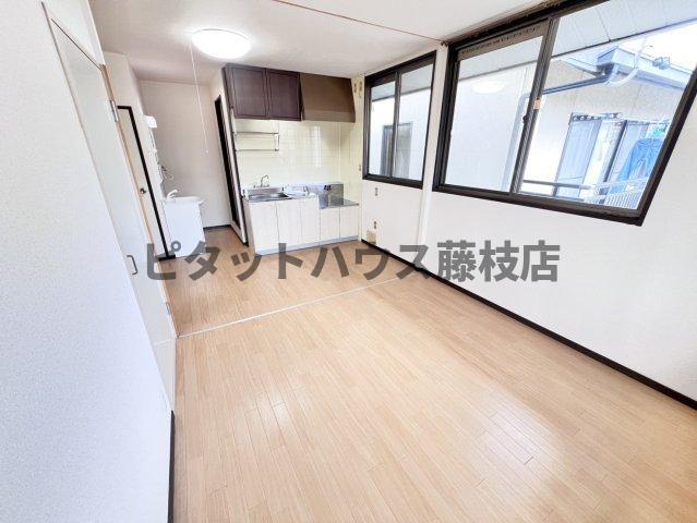拡大写真:焼津市駅北3丁目 2階202の居間