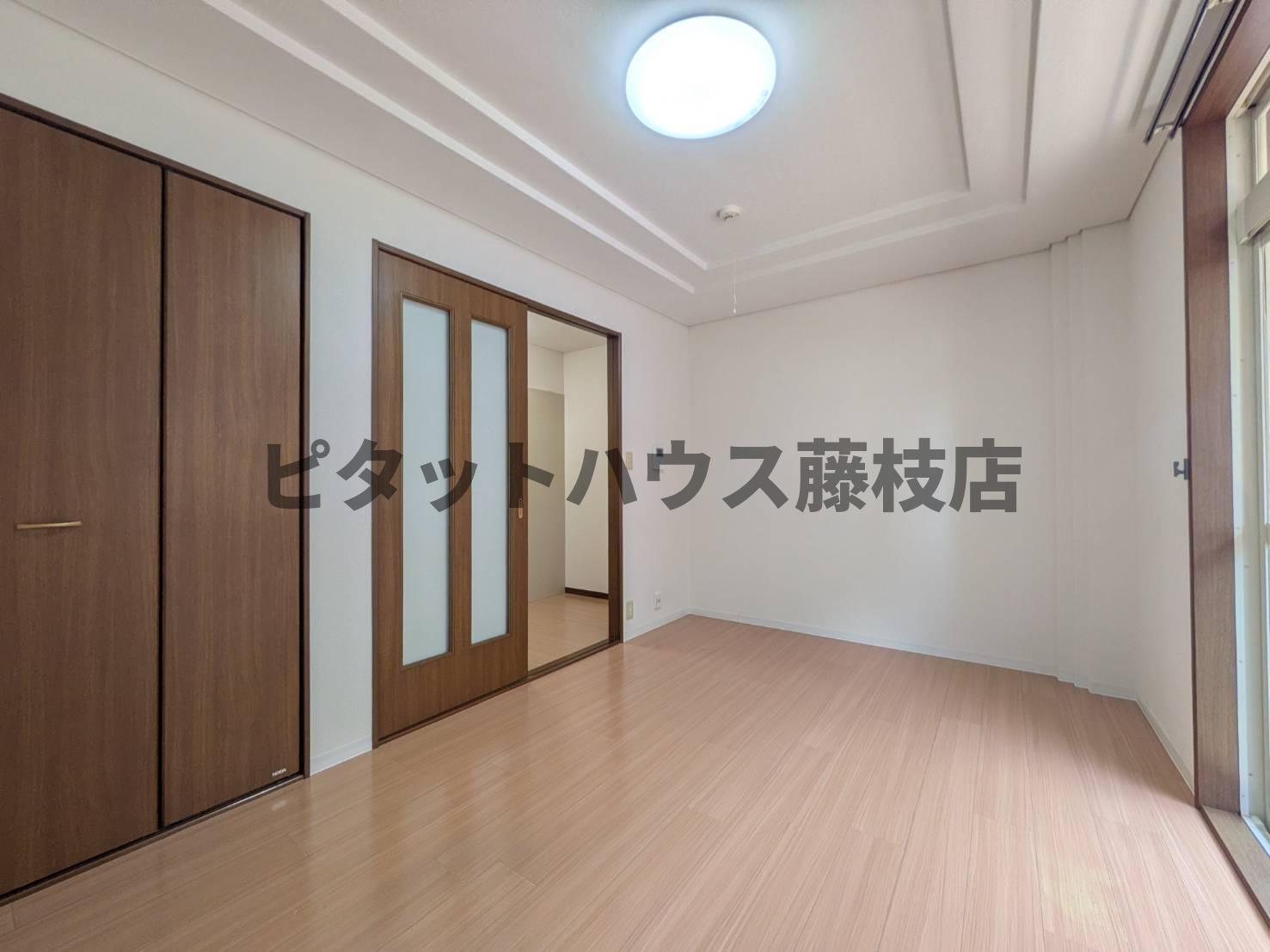 拡大写真：藤枝市田沼３丁目 4階402の居間