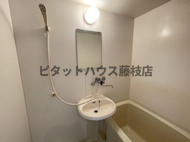 拡大写真:焼津市栄町2丁目 2階202の洗面所