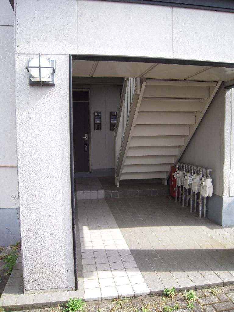 拡大写真:藤枝市東町 2階102のエントランス