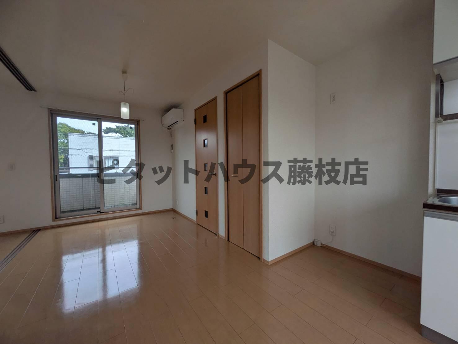 拡大写真:藤枝市瀬戸新屋 2階201の居間