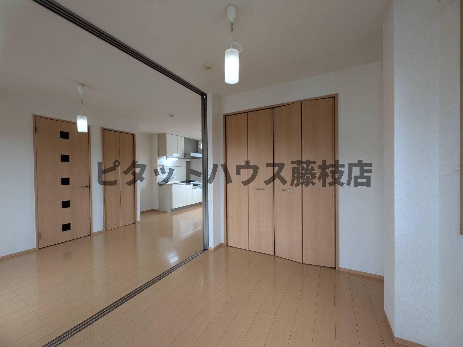 拡大写真:藤枝市瀬戸新屋 2階201の洋室