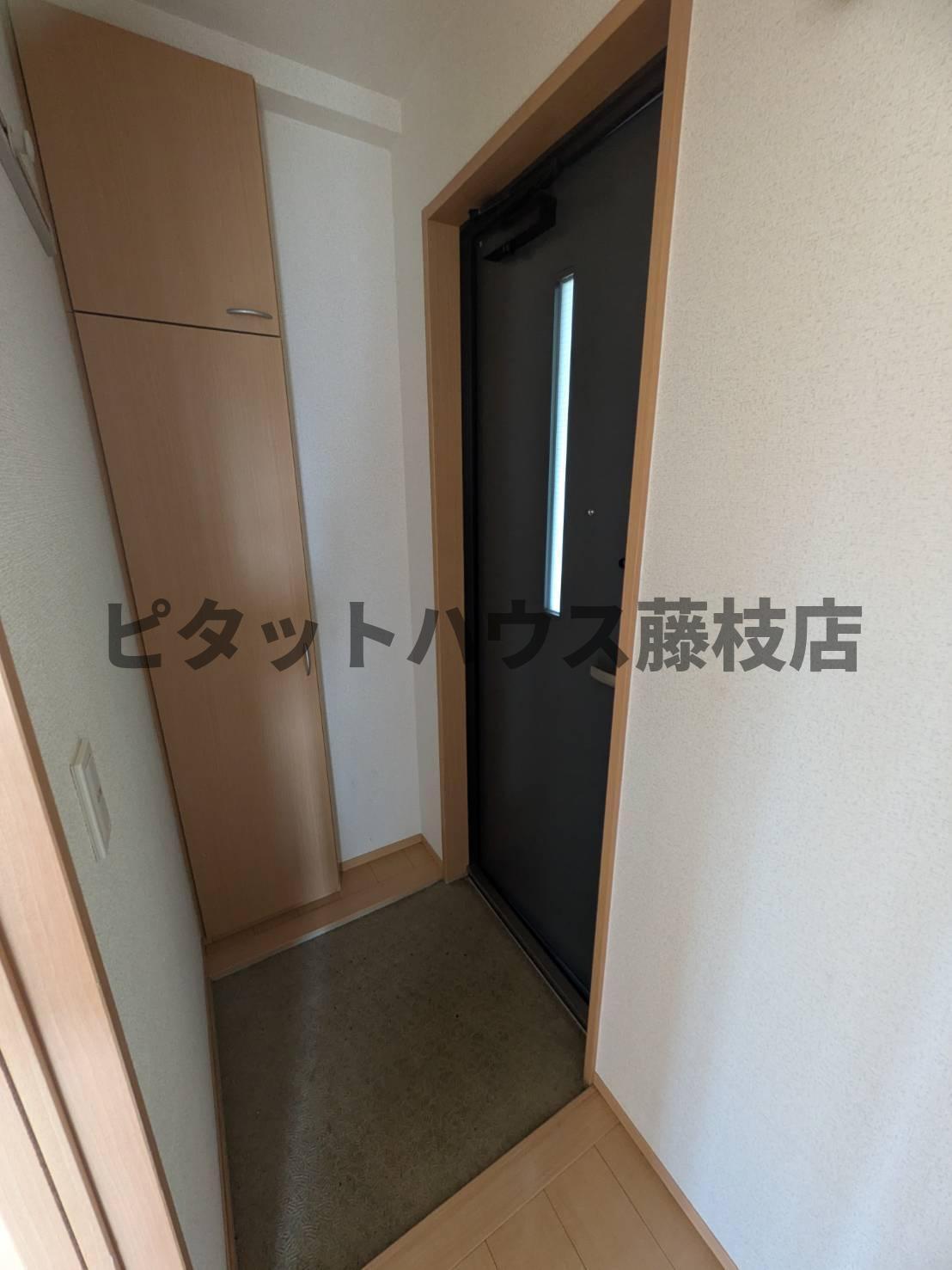 拡大写真:藤枝市瀬戸新屋 2階201の玄関