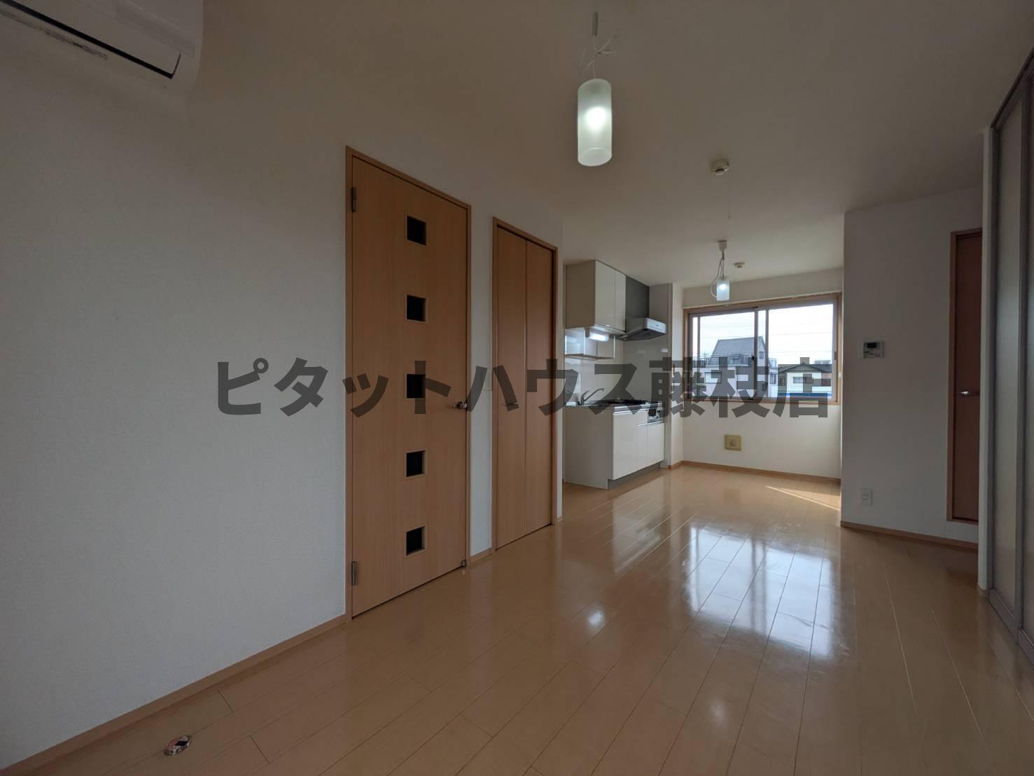 拡大写真:藤枝市瀬戸新屋 2階201の居間