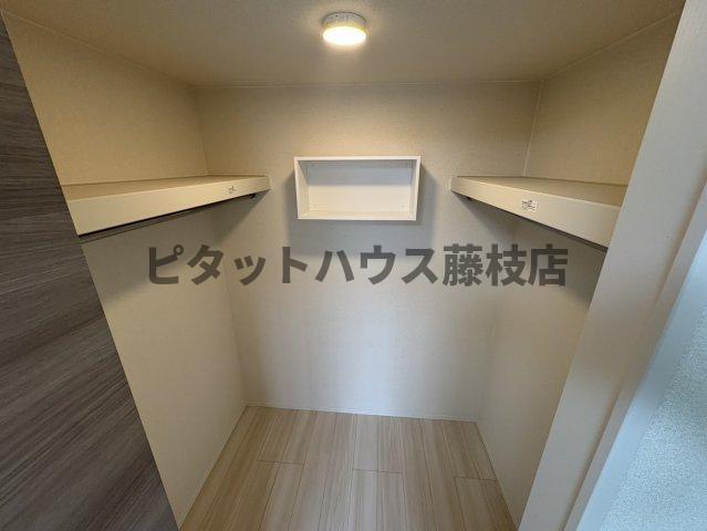 拡大写真：牧之原市細江 2階201の収納