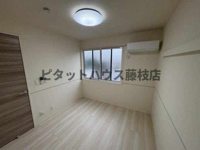 拡大写真：牧之原市細江 2階201の居間