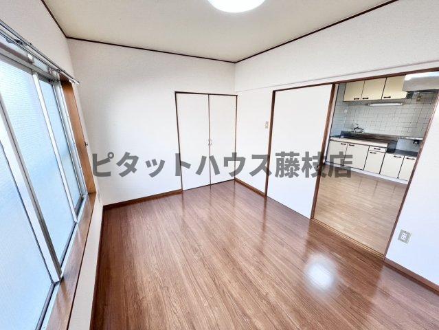 拡大写真:焼津市三ケ名 1階101の洋室
