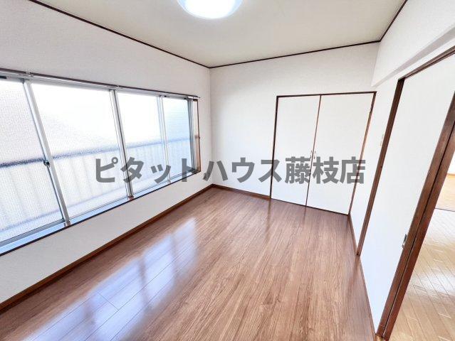 拡大写真:焼津市三ケ名 1階101の洋室