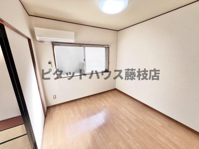 拡大写真:焼津市三ケ名 1階101の洋室