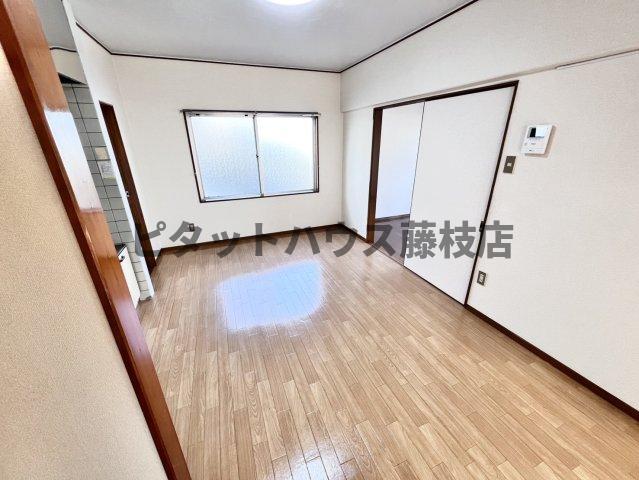 拡大写真:焼津市三ケ名 1階101の居間