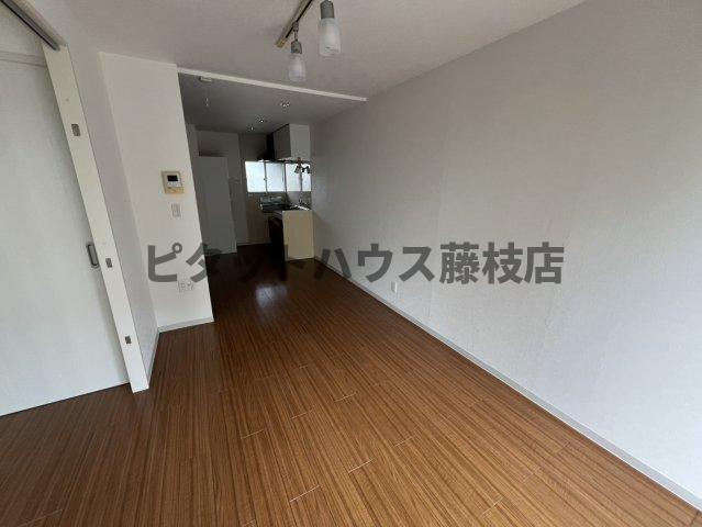 拡大写真:焼津市大栄町1丁目 1階102の居間