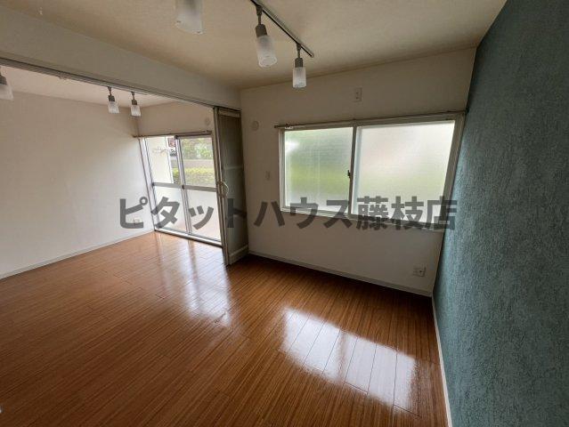 拡大写真:焼津市大栄町1丁目 1階102の洋室