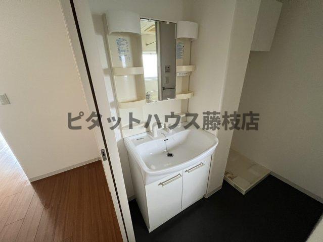 拡大写真:焼津市大栄町1丁目 1階102の独立洗面台