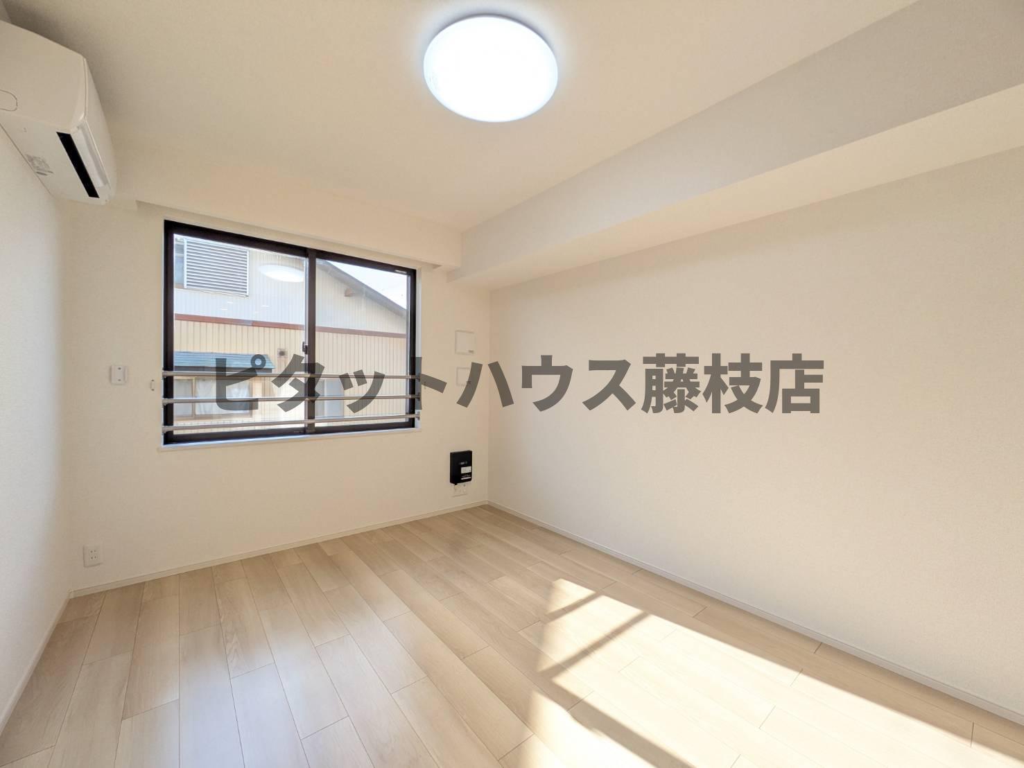 拡大写真:藤枝市高柳3丁目 2階206の居間
