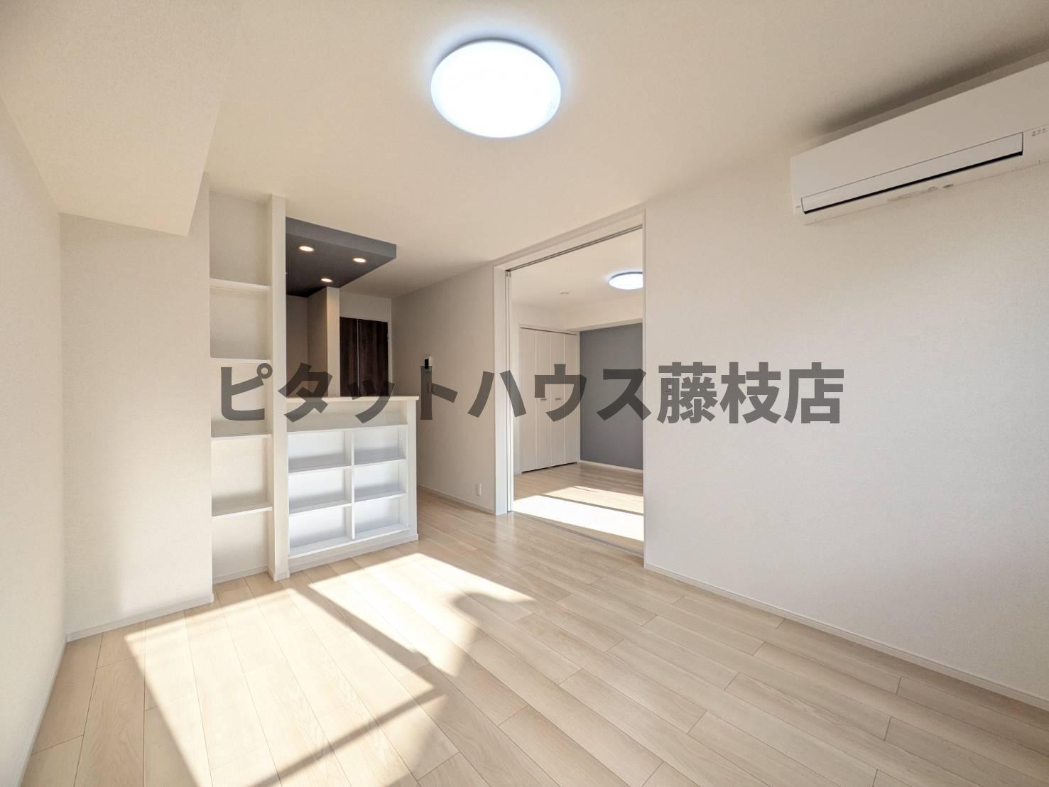 拡大写真:藤枝市高柳3丁目 2階206の居間