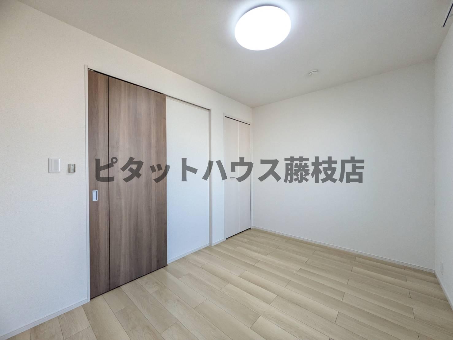 拡大写真:藤枝市高柳3丁目 2階206の洋室