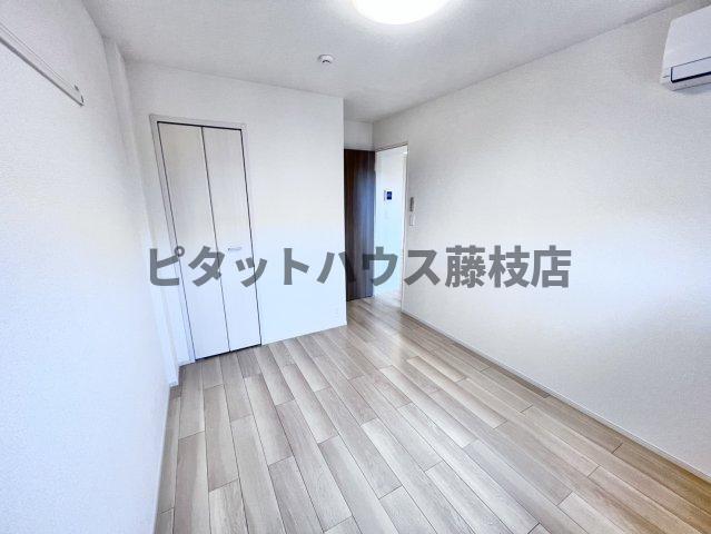 拡大写真:焼津市小土 2階203の洋室