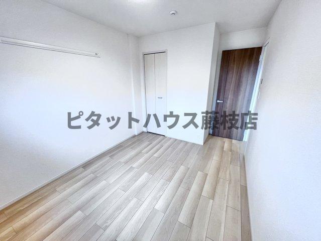 拡大写真:焼津市小土 2階203の洋室