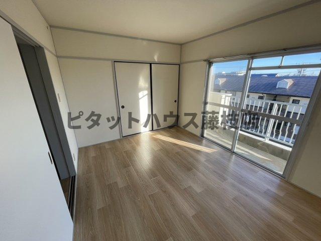 拡大写真：藤枝市東町 3階3Aの洋室