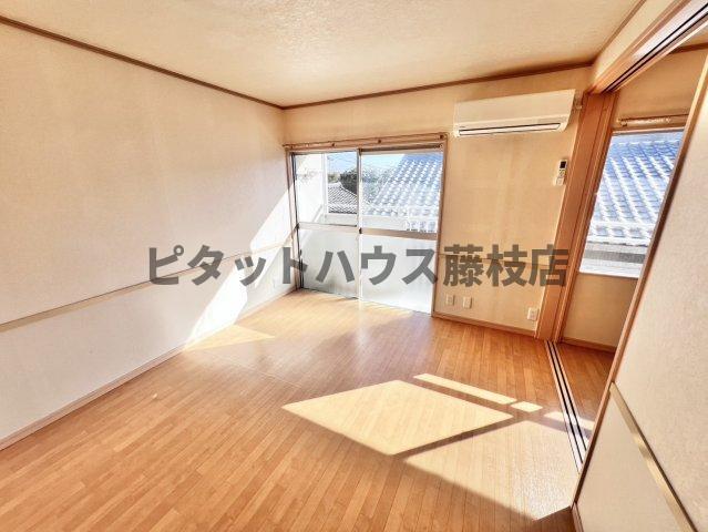 拡大写真:焼津市大栄町1丁目 2階202の居間
