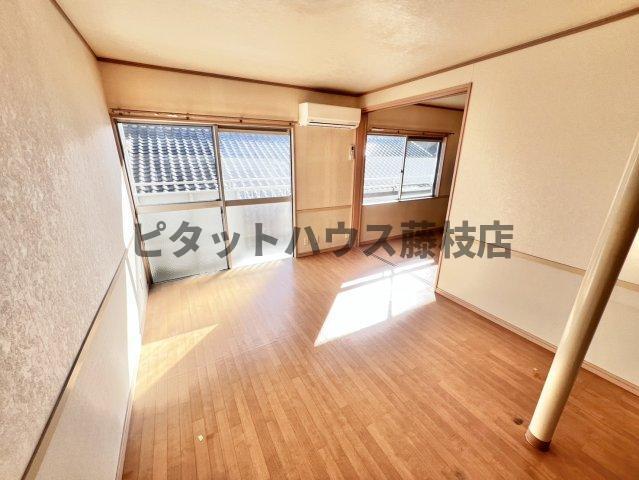 拡大写真:焼津市大栄町1丁目 2階202の居間