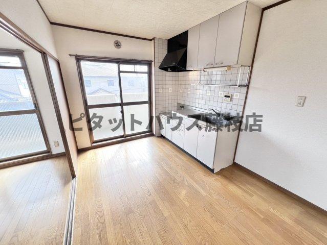 拡大写真:焼津市五ケ堀之内 2階A201の居間