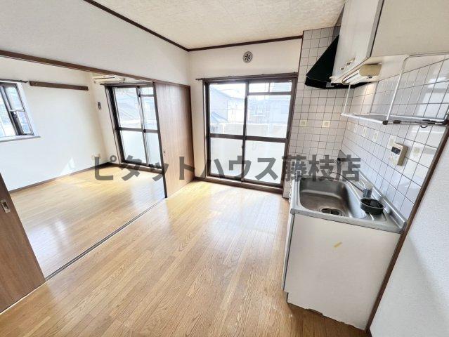 拡大写真:焼津市五ケ堀之内 2階A201の居間