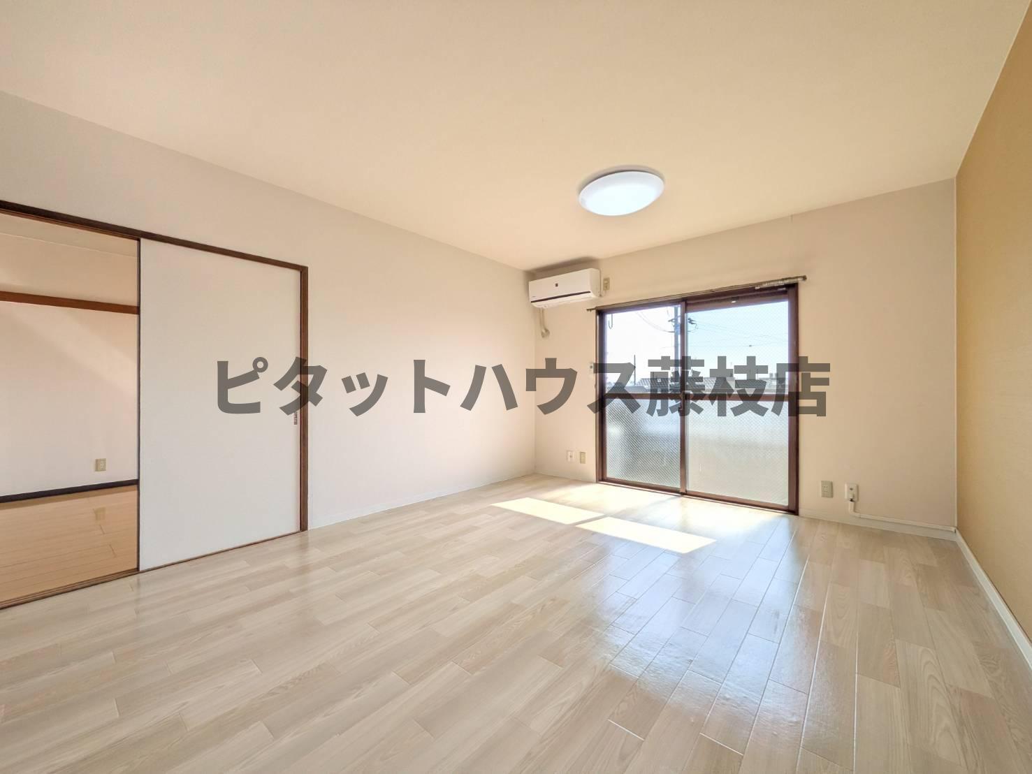 拡大写真:藤枝市高柳1丁目 3階305の居間