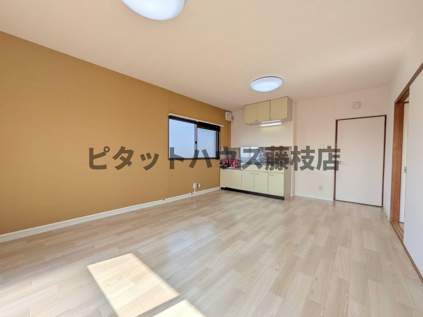 拡大写真:藤枝市高柳1丁目 3階305の居間