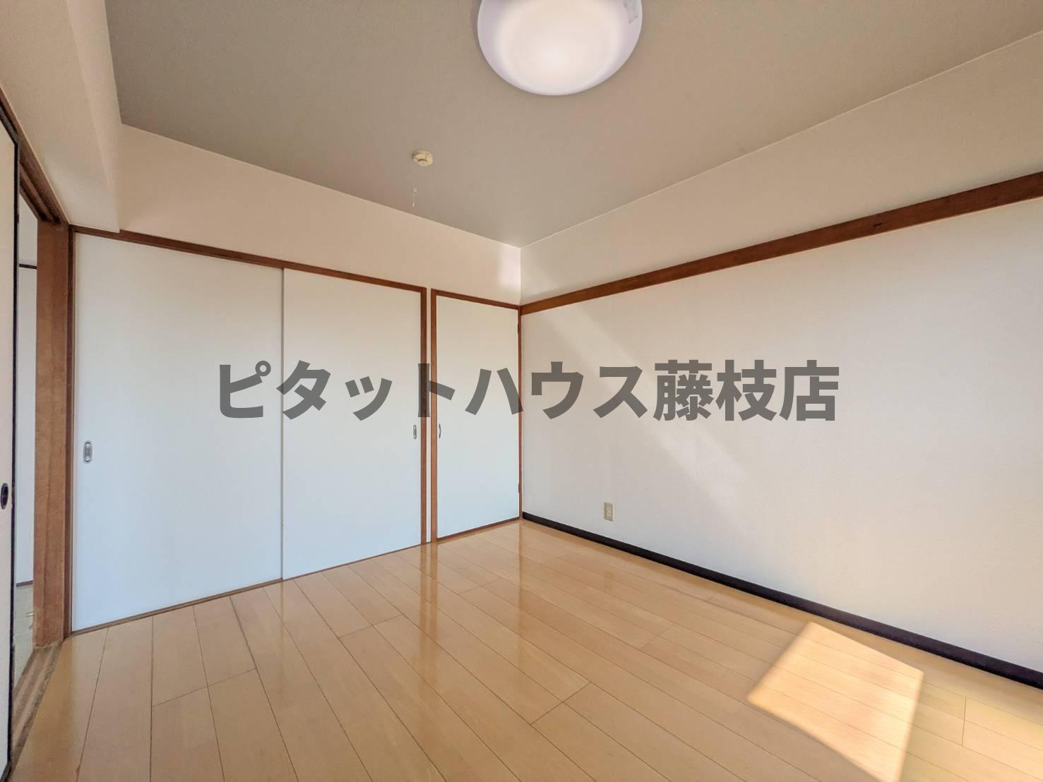 拡大写真:藤枝市高柳1丁目 3階305の洋室